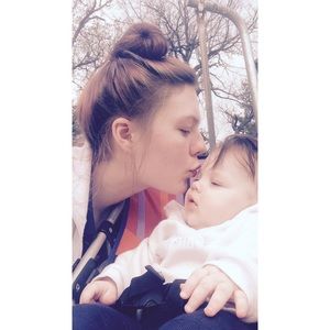 Meet your Posher, Hollie