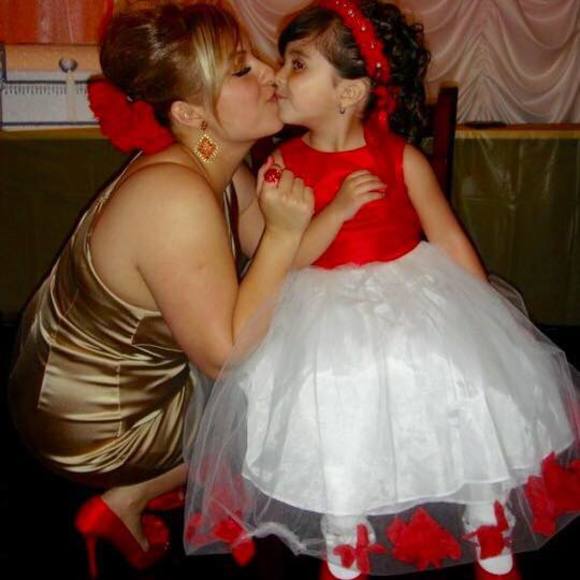 Meet your Posher, Iris - Picture 1 of 1