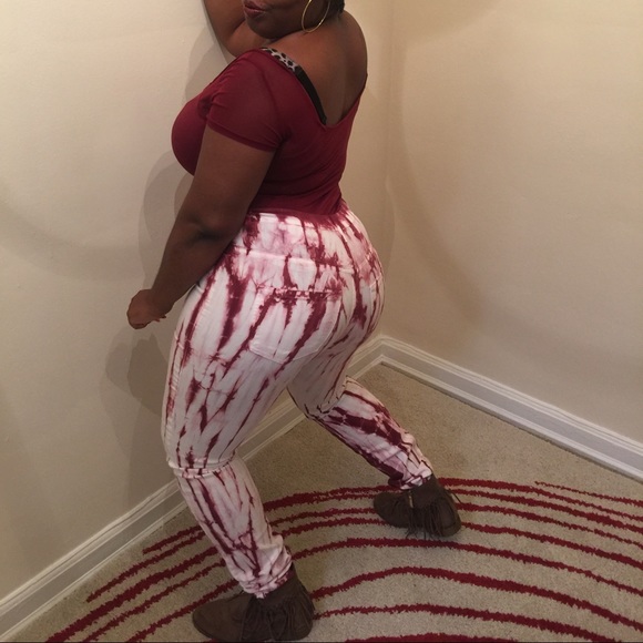 Red and white demin pants super trendy😍😍