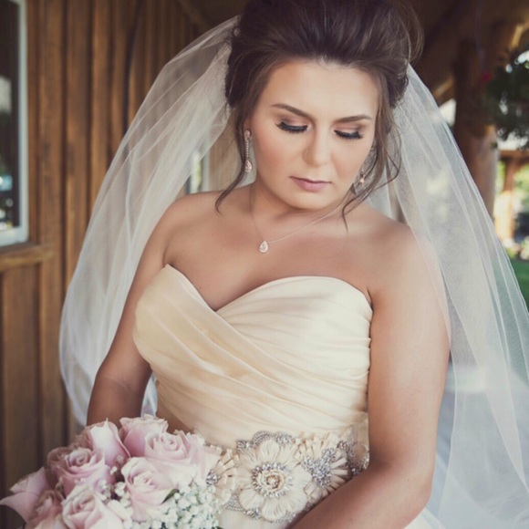 Meet your Posher, Tara - Picture 2 of 2