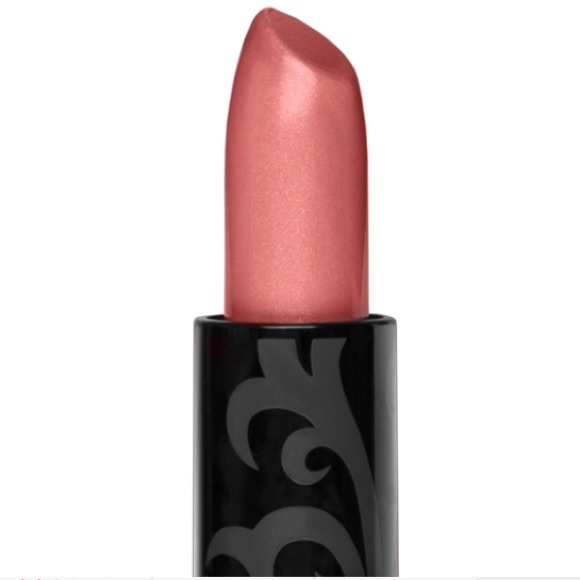 Younique Upscale lipstick
