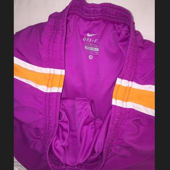 Women's Nike Sport shorts - Picture 3 of 3