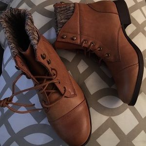 Size 8.5 Brand New Tan Boots