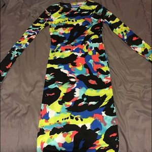 A large dress runs like a small