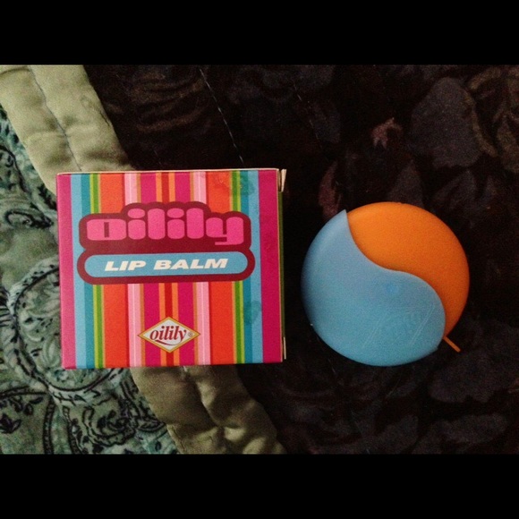 OILILY Lip Balm - rare in U.S.! - Picture 2 of 4