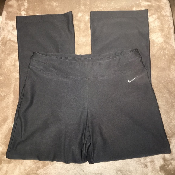 Nike Fit Dry Capris - Picture 4 of 5