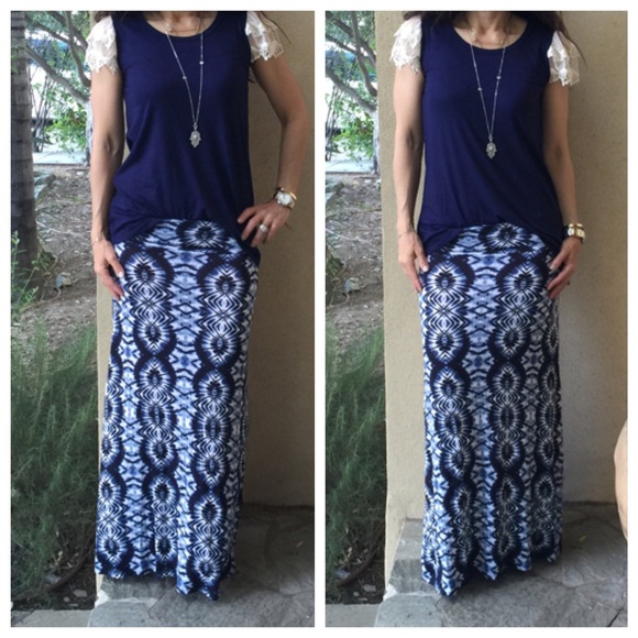 Lace sleeves navy blue tunic top - Picture 2 of 3