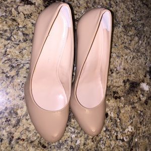 BRAND NEW Banana Republic Nude Wedges