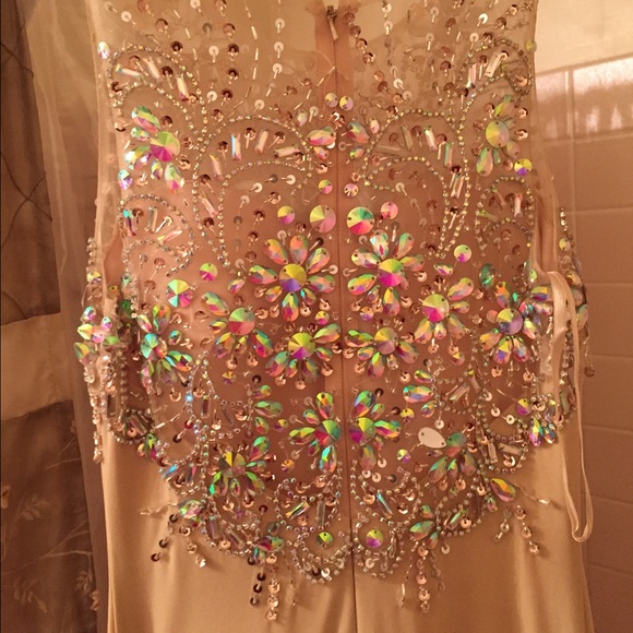 SELLING MY PROM DRESS!!!!! - Picture 4 of 4