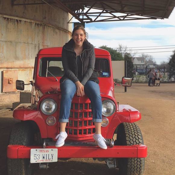 Meet your Posher, Abbi
