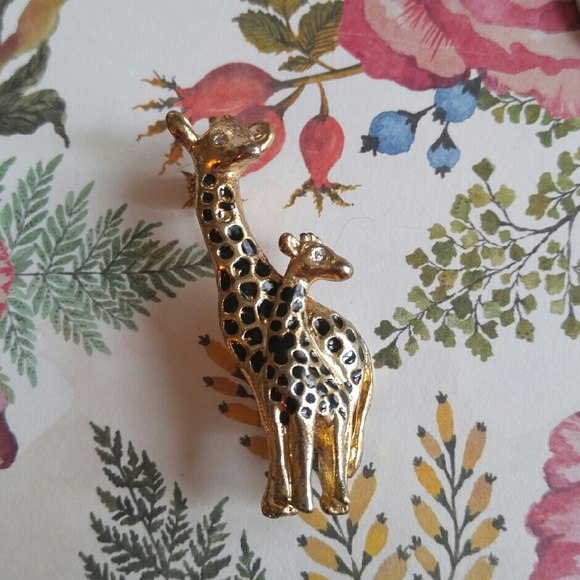 Vintage Jewelry - HOLD Vintage Giraffe brooch mom and baby pin