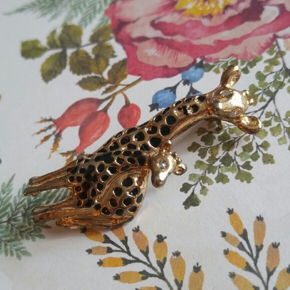 HOLD Vintage Giraffe brooch mom and baby pin - Picture 2 of 4