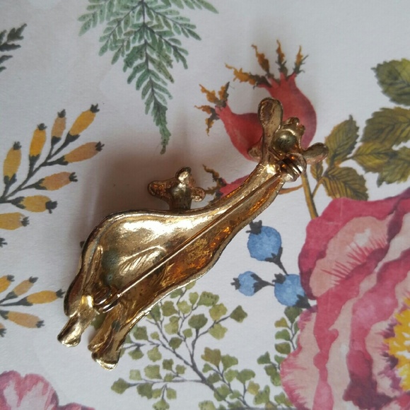 HOLD Vintage Giraffe brooch mom and baby pin - Picture 4 of 4