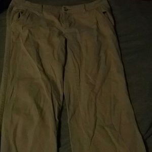 Size 6 classic twill pant short/court