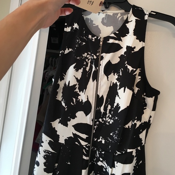 Fit and flare dress - Picture 2 of 4