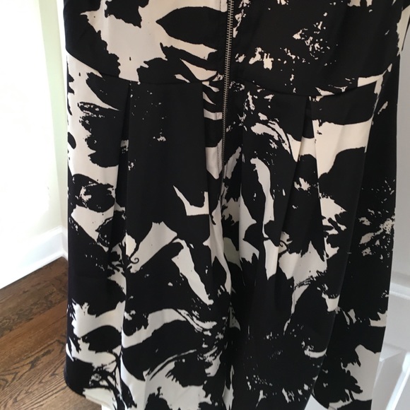 Fit and flare dress - Picture 3 of 4