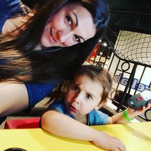 Meet your Posher, Danielle