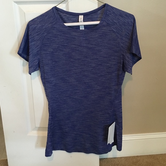 NWT Lululemon Tee