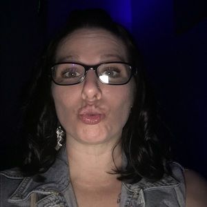 Meet your Posher, Jenn