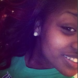 Meet your Posher, Janet