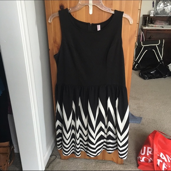 Cute office appropriate dress 👗