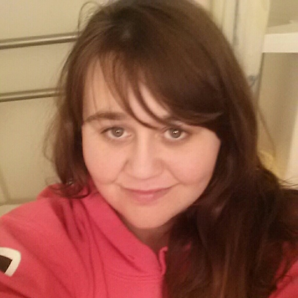 Meet your Posher, Sarah - Picture 1 of 1