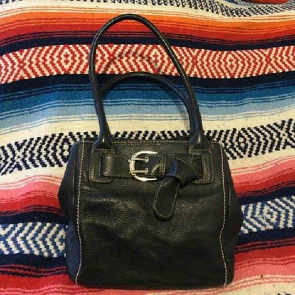 Tignanello Handbags - Tignanello black leather satchel shoulder bag
