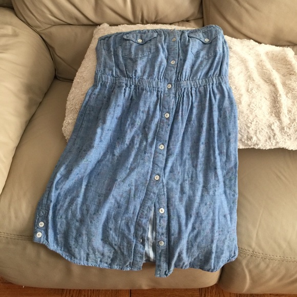 Light denim dress w/ subtle floral print