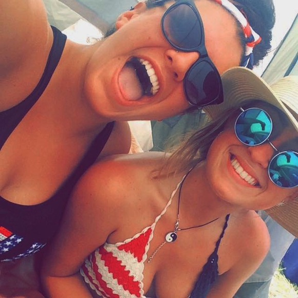 Meet your Posher, Julie - Picture 1 of 1