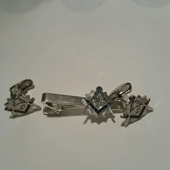 Masonic tie bar and cufflinks