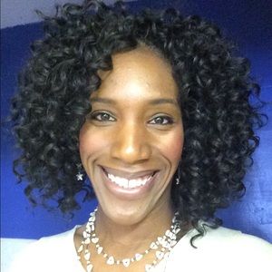 Meet your Posher, Nikia