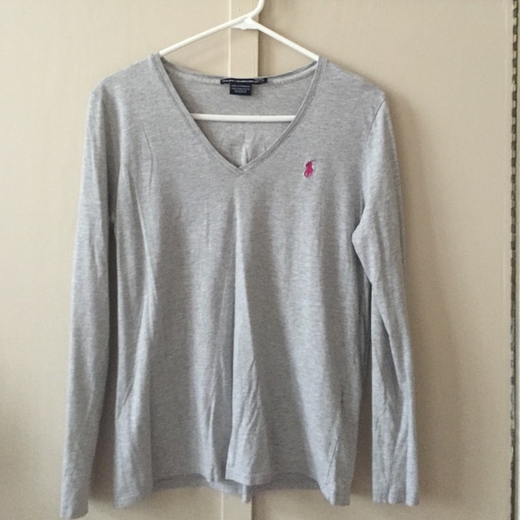 Gray long sleeve tshirt