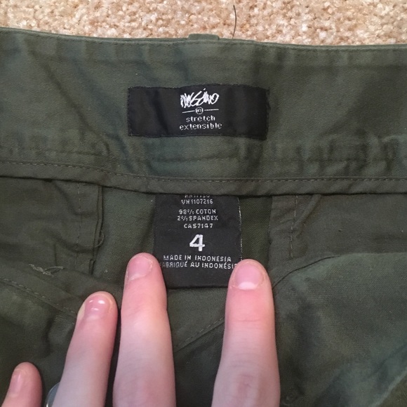 Mossimo Oak Green shorts - Picture 3 of 3