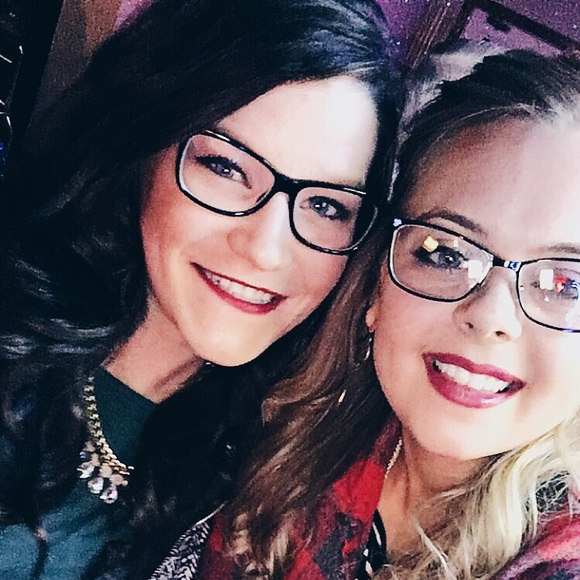 Meet your Posher, Hannah - Picture 1 of 1