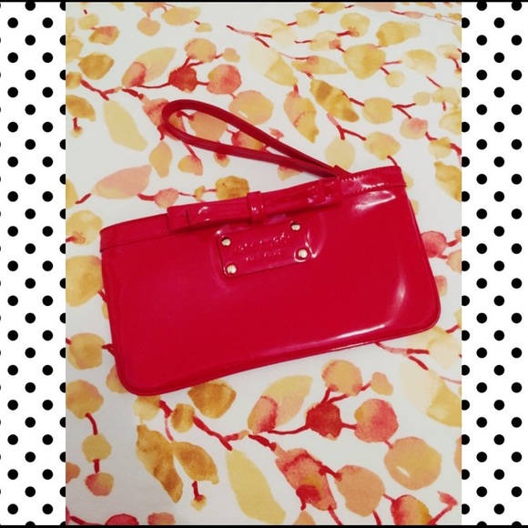 Kate Spade Wristlet ❤️❣ ONE DAY SALE!
