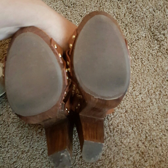 Heels - Picture 4 of 4