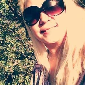 Meet your Posher, Caitlin