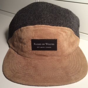 Raised By Wolves 5-Panel