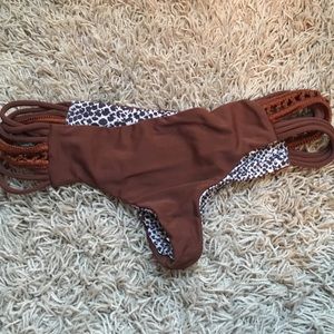 Acacia bottoms