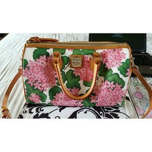 Small Dooney and Bourke purse