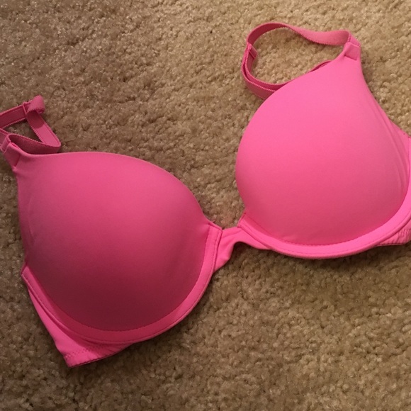 VS pink bra