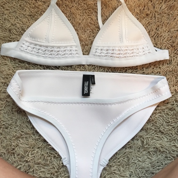 Authentic triangl White gigi