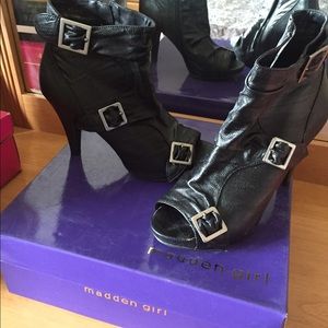 Madden Girl Heel Booties Size 8 Black Leather