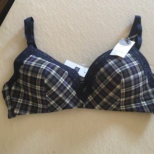 NWT favorite wireless bra by GAP Body size 34 A