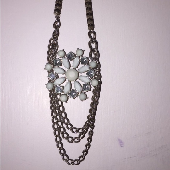 chunky flower necklace