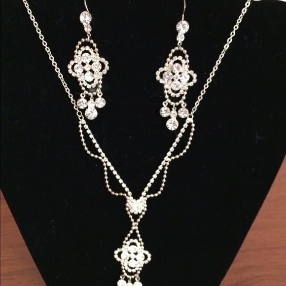 Cache Women's Elegant Jewelry Sets.