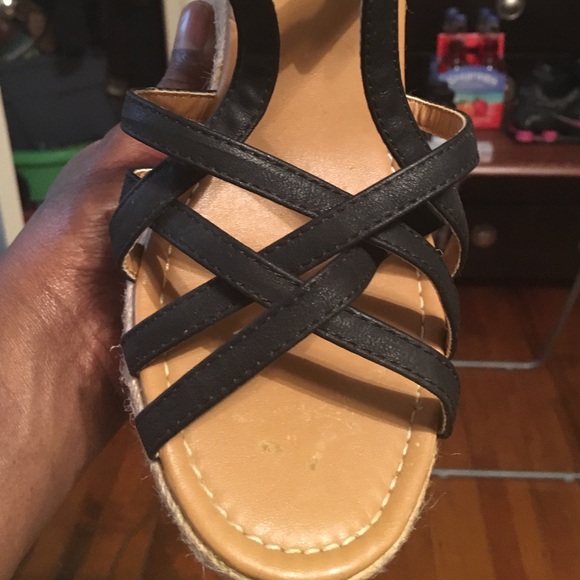 Sandals - Picture 2 of 4