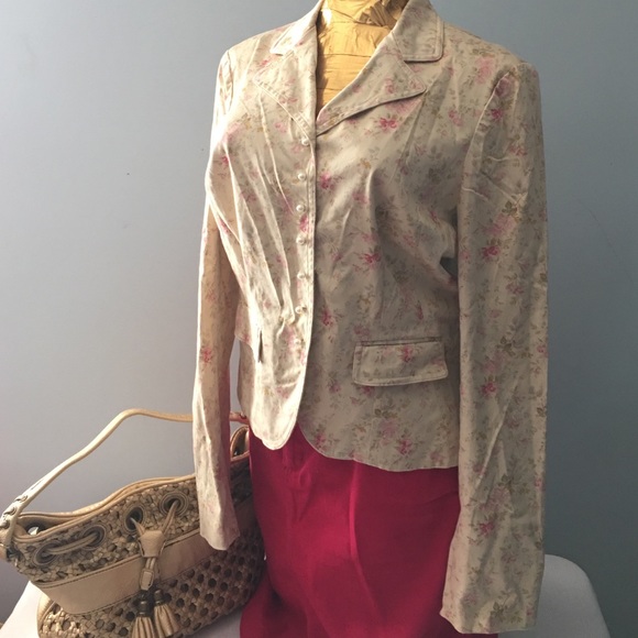 CHAP's💕Floral Print Jacket with Stylish Buttons💕