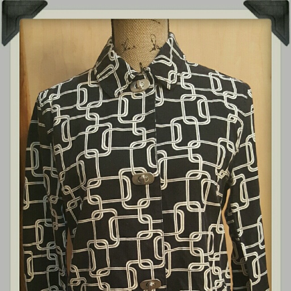 Top Off your look with this geometric mod Top Coat - Picture 1 of 4