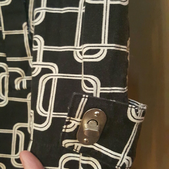 Top Off your look with this geometric mod Top Coat - Picture 3 of 4